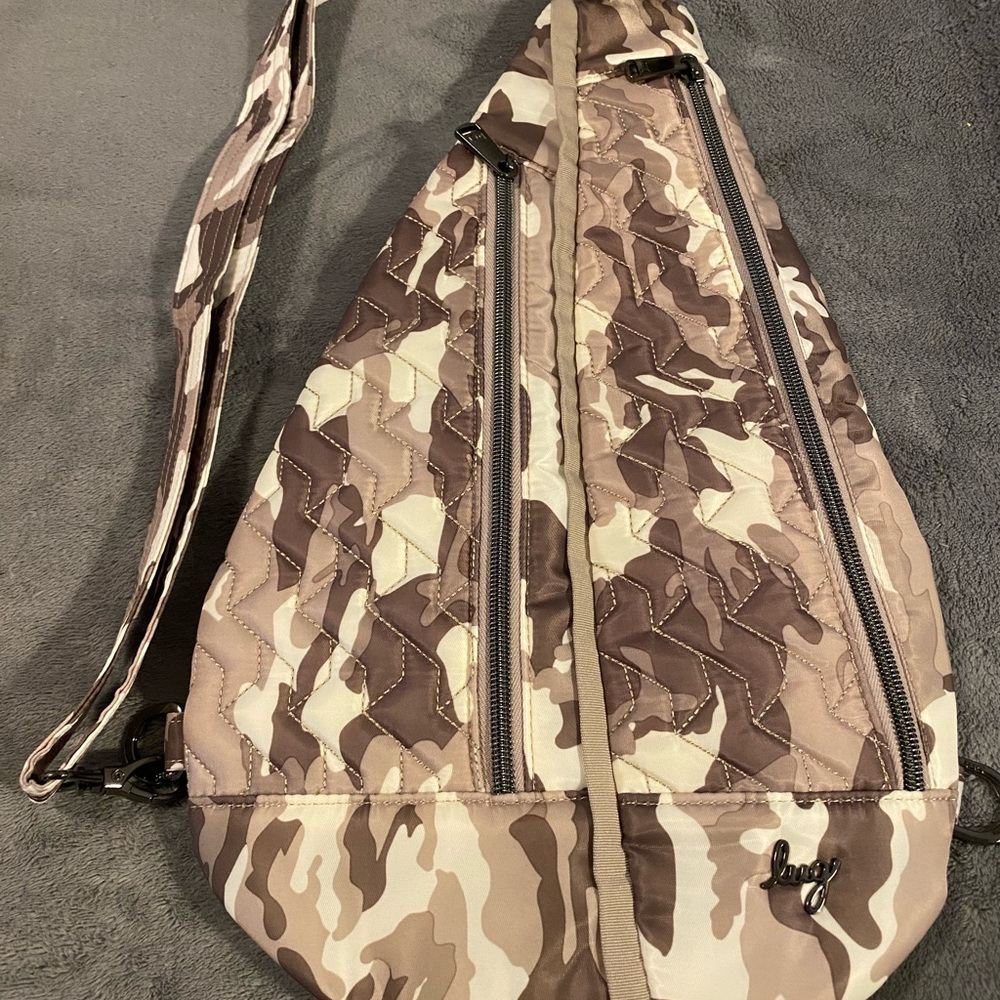 Lug Windsail Sling Bag Camo Taupe (Camouflage Quilted Sling Bag - Beige/Brown)